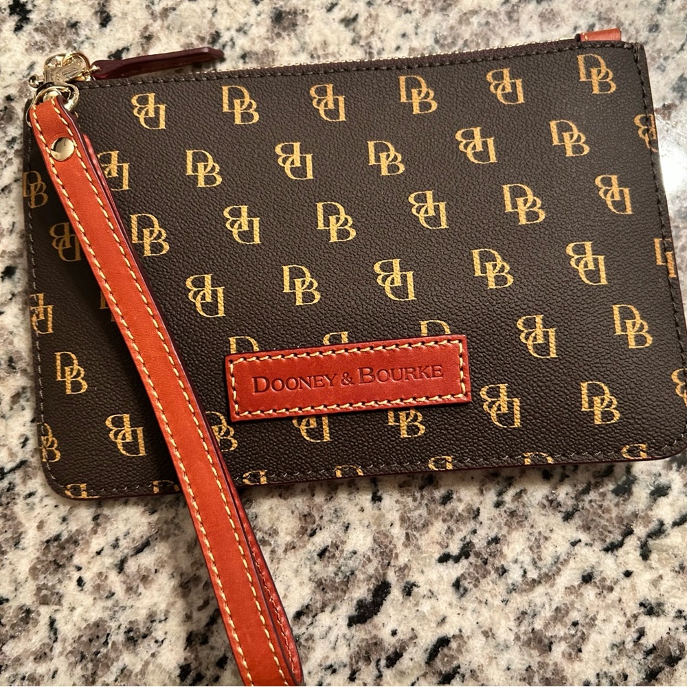 Dooney & Bourke wristlet